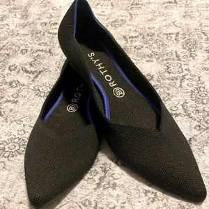 NWOT Rothy’s the Point in Size 10. Black